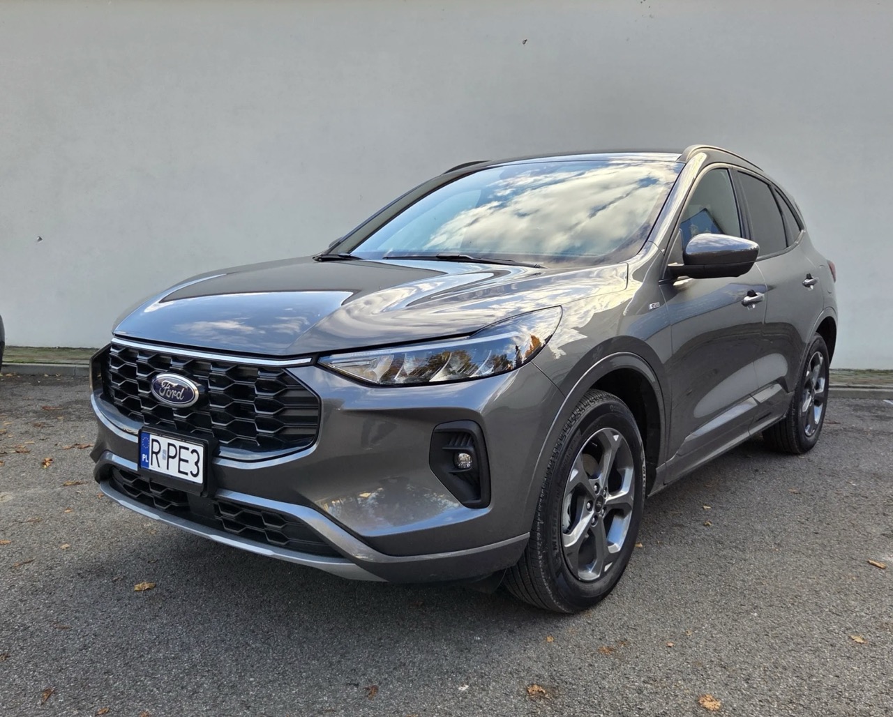 Ford Kuga 2.5 Duratec FHEV 4×4 ST-LINE